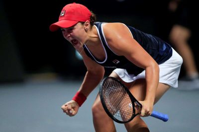 Kinesiske tennisfans må vente til 2021, før de kan opleve verdens bedste spillere på kinesisk jord. Fredag er alle turneringer i Kina blevet aflyst for resten af året, oplyser WTA og ATP. Foto er fra sidste års finale i WTA Finals i Shenzhen i Kina, som Ashleigh Barty (foto) fra Australien vandt over Ukraines Elina Svitolina.