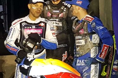 Leon Madsen (th.) sluttede samlet som nummer to i EM-serien efter sidste afdeling i Torún. Landsmanden Nicki Pedersen (tv.) sluttede som nummer seks.