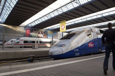 De franske højhastighedstog TFV, der er produceret af Alstom. Nu bliver koncernen endnu større med opkøb af Bombardiers togdivision.