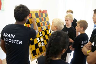 Brain *Booster-camp i Ikast samlede 15 børn og unge, der havde en sjov dag med skak og hjernegymnastik. Foto: Tom Laursen