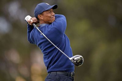 Golflegenden Tiger Woods fik en fin start på årets første majorturnering, da han gik første runde i to under par ved PGA Championship i San Francisco.