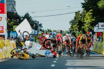 Det gik helt galt på 1. etape af Polen Rundt, og Jumbo-Visma har nu besluttet at suspendere Dylan Groenewegen.