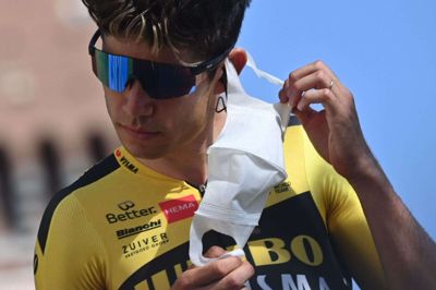 Wout van Aert var stærkest, da Milano-Sanremo skulle afgøres efter mere end 300 kilometers kørsel i den italienske hede. Her ses han før starten på lørdagens løb.
