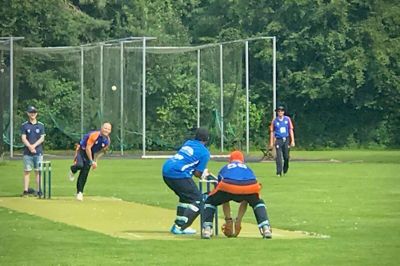 Efter blot en sæson rykkede Ikast-Brande Cricket Club op i 3. division, hvor holdet har vundet to og tabt to kampe. Foto: Privat