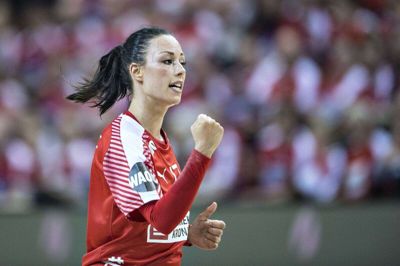 Simone Böhme og resten af det danske kvindelandshold i håndbold skal til december spille EM. Det foregår i Danmark og Norge. Men DHF er bekymret for afholdelsen, da det kan ende i et stort økonomisk underskud uden politisk hjælp. (Arkivfoto).