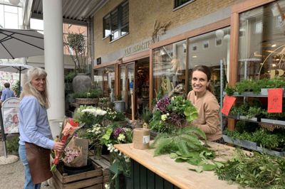 Rex Blomster bakker altid aktivt op om Fredagsmarkedet med en stand i Strøgcentret. Foto: Privatfoto