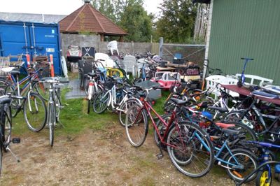 Cykler er blandt de populære varer på Y’s Men’s Clubs to loppemarkeder i Ikast og Bording. Foto: Privatfoto
