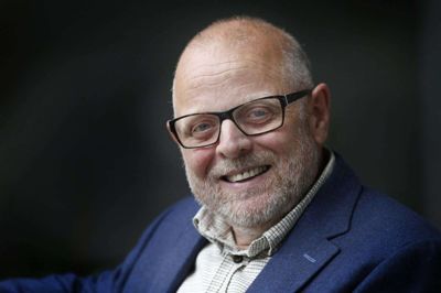 Steen Hebsgaard, fhv. chefredaktør og stadig på 41. år gift med Karen. Foto: Flemming Hansen
