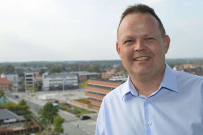 »Vores chef« Jan Birk Knudsen sætter mandag gang i en hel ny kampagne, hvor der er gavekort for over 60.000 kroner i vores Ikast. Foto: Laila Kempel