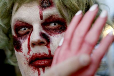 Det er ikke til at se det... men det her er altså Vores Ikast-chef Jan Birk Jørgensen, som han så ud under halloween i Strøgcentret i fjor. Nu glæder han sig til en ny hyggelig uhyggelig halloween-uge. Foto: Henrik Ole Jensen