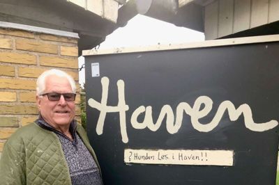 Godt 100 hortentiablomsterskud forsvandt i weekenden fra Ove Agnoletti Pedersens have i Munklinde, der advarer andre haveejer om sæson for »hortentia-tyverier«. Foto: jette Aaes