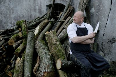 Coronakrisen er en kæmpe udfordring for catering- og restaurationsbranchen. Lokale Morten »Kok« Thomsen har blandt andet omdannet et skovområde til køkkenhave, frugtplantage og udekøkken for sine gæster, og nu åbner har fest- og eventlokalerne Noli på hovedgaden i Ikast som restaurant fast fire dage om ugen. Foto: Henrik Ole Jensen