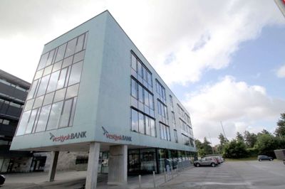 Vestjysk Bank har i forvejen omkring 50 medarbejdere i Herning, og det tal vokser nu til omkring 150. Foto: Christian Sjurman