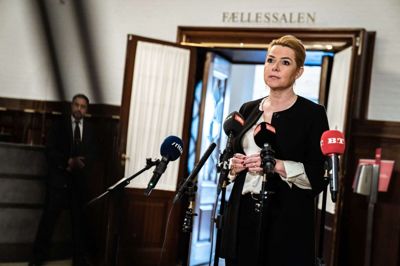 Inger Støjberg (V) har sørget for en del uro i Venstre i de seneste uger. På billedet taler hun med pressen i sidste uge, efter at det stod fast, at Venstre stemmer for en rigsretssag mod hende.