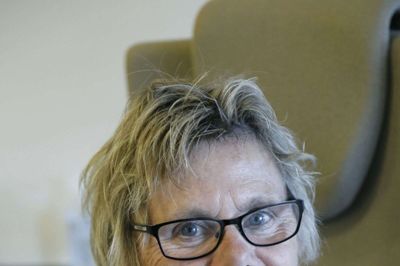 Kirsten Hoffmann (S): - Ja, ferieplanerne er ændret en smule, da sommerhusturen i påsken blev aflyst og udsat. Ferien til Tyrkiske Marmaris er også aflyst, så det bliver formodentlig først til næste år. Ellers er der ikke lavet det store om, da jeg prioriterer at holde ferie i Danmark. Så den står på cykelferie og tre dages kanotur på Skjern Å, og så sejltur omkring i det Sydfynske Øhav med datter og familien. Så jeg håber kun på godt vejr, og dejligt, at Danmark begynder at åbne op, og at vi i byrådet kan vende tilbage til de fysiske møder.