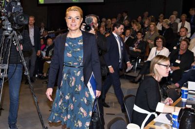 Inger Støjberg ses her, da Venstre 21. september 2019 i Herning Kongrescenter afholdt et ekstraordinært landsmøde for at finde en ny formand og næstformand, efter Lars Løkke Rasmussen og Kristian Jensens exit. Søndag afholdes endnu et ekstra ordinært landsmøde for at finde Støjbergs afløser som næstformand. Kun formand for Danske Regioner Stephanie Lose er kandidat til posten.