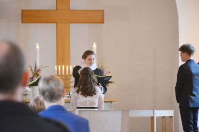 2021 bliver også et år, hvor fleste konfirmationer udskydes fra foråret til sensommeren på grund af corona. Det var også tilfældet i 2020, hvor dette billede er taget i Engesvang Kirke 6. september. Foto: Privatfoto