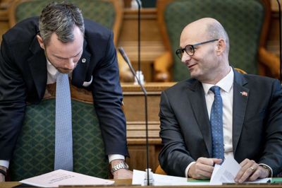 De Konservative og Søren Pape Poulsen (th.) ånder efterhånden for alvor Venstre og Jakob Ellemann-Jensen (tv.) i nakken. (Arkivfoto)