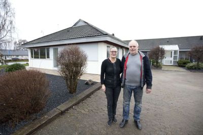 Lotte Reinhold Tirsgaard driver sammen med Finn Nielsen selvbetjeningshotellet Hotel Ikast på Saturnvej. De har flere gange under den aktuelle nedlukning opdaget fest på værelserne med langt flere, end forsamlingsforbuddet tillader. Foto: Tom Laursen
