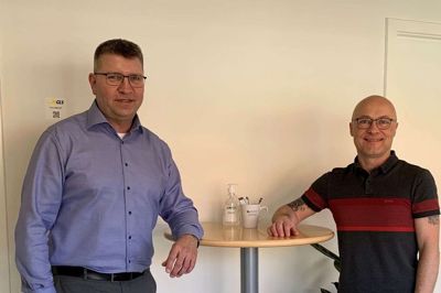 Flemming Schultz (t.v.) overtog i 2021 posten som administrerende direktør i Electricon, mens forgængeren René Østergaard Jensen fortsatte i firmaet som projektchef. Foto: Privatfoto