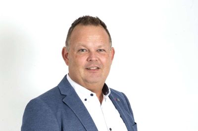 Jan Knudsen glæder sig til, at butikkerne igen kan åbne hoveddøren og ikke skal nøjes med side- og bagindgange. Foto: Tom Laursen