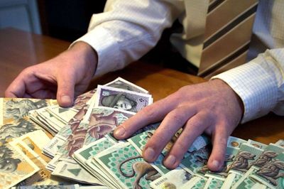 For at få enderne til at nå sammen i forretningen Ikast-Brande skal der findes omkring 40 millioner kroner. Et sparekatalog er lagt på bordet, og der er kommet masser af høringssvar retur. De dannede i aftes baggrund for en lang og ophedet debat. Den kom især til at handle om at være med eller ikke med. i budgetforliget. Foto: Tom Laursen.