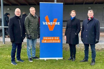 De fem lokalforeninger hos Venstre i Ikast-Brande Kommune har holdt opstillingsmøder og er nu klar med en samlet liste på 15 kandidater til kommunalvalget i november. Her ses kandidaterne fra Bording-Engesvang: Fra venstre Henrik Engedahl, Thomas Østergaard, Katri Suhonen Berg og Ib Lauritsen. Foto: Privatfoto