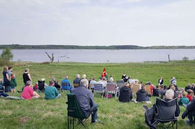 En skrænt ved Bølling Sø skal i år danne rammen om den årlige fælles pinse-gudstjenesten for kirkesognene i gammel Ikast Kommune. Foto: Hans Jørgen Hansen