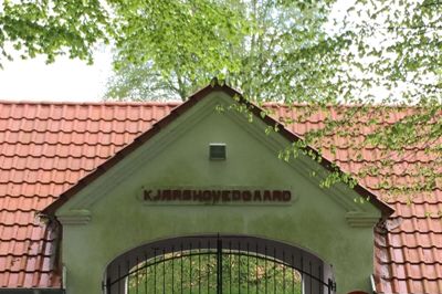 Hovedindgangen til Kærshovedgård 2021. Foto: Privatfoto