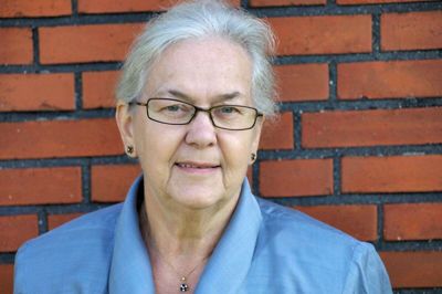 Ruth Eleonora Jørgensen var en særdeles aktiv jordemor, der i den grad gjorde brug af sin uddannelse som missionær i fattige egne i Thailand gennem tyve år. Hun rejste også til Grønland for at praktisere sig fag. Hun døde fredag. Hun blev 85 år. Billedet her er taget i 2010 i forbindelse med, at hun udgav sine erindringer. Foto: Kim Kristensen