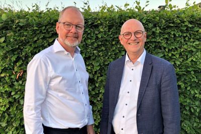 Ikast-Brande Venstre Kommuneforening valgte onsdag aften at opstille Henrik Engedahl (t.v.) fra Bording som den lokale Ikast-Brande-spidskandidat til det kommende regionsrådsvalg. Her ses han sammen med nuværende folketingsmedlem og regionrådspolitiker Carsten Kissmeyer, som vil koncentrere sine politiske kræfter på Christiansborg. Foto: Pr-Foto