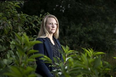 Ifølge Julie Hofman fungerer det ikke med en så kontrolleret organisation. - Vores minutpakker viste sig overflødige, når vi i vores eget team kunne træffe den bedst mulige beslutning. Det sparede os minutter. Min opfordring er at lade medarbejderne omkring borgeren styre det selv. Foto: Tom Laursen