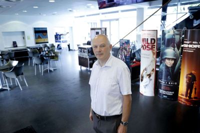 Biografchef Bjarne Raabjerg venter med længsel på at kunne genåbne Ikast Bio. Foto: Flemming Hansen
