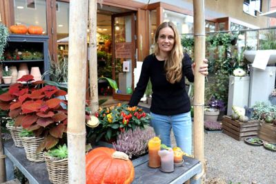 Henriette Andersen fejrer i dag 25-årsjubilæum i blomsterbutikken Rex i Strøgcentret. Rex Blomster har eksisteret siden 1924 og nærmer sig således et 100-årsjubilæum. Foto: Laila Kempel