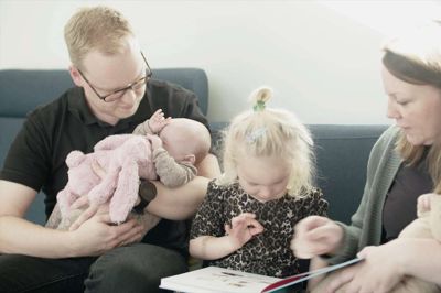Simon Vangaard (DF) er netop blevet far til tre, da et sæt tvillinger i sommer kom til verden. Foto: Privatfoto