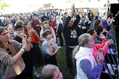 Black Friday står frivillige fra Ikast Musikliv klar med billetsalg til festivalen i juni 2022. Billedet her er fra 2019, som på grund af coronapandemien er den seneste i rækken. Foto: Flemming Hansen