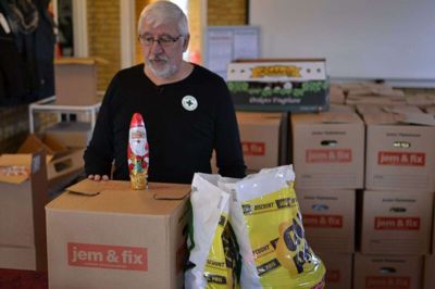 Dansk Folkehjælp har i mange år delt julehjælp ud til udsatte familier. I år forventer de et øget behov i kølvandet på corona-pandemien, der har udfordret mange familie. Foto: Privatfoto