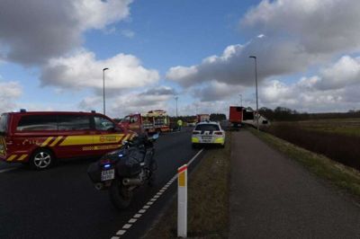 Den seneste melding torsdag morgen lyder, at en 67-årig mand fra Herning stadig er i kritisk tilstand efter en alvorlig ulykke på hovedvejen mellem Hammerum og Ikast onsdag eftermiddag. Foto: Holck-Photo