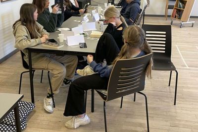 I seks måneder har børn med interesse for bøger og læsning haft deres helt egen bogklub på Ikast-Brande Bibliotek. Foto: Privatfoto