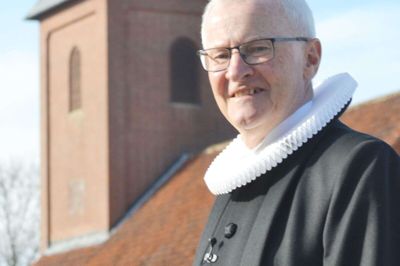 Torben Pedersen vender tilbage til præstegerningen, når han vikarierer i Engesvang Kirke frem til juni måned i forbindelse med den faste præsts sygeorlov. Foto: Privatfoto