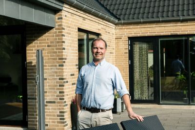 I denne udgave af vores serie »Vis os din bolig« besøger vi medindehaver i EDC Ikast, Søren Merrild Kirkegaard.