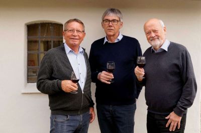 Kurt Larsen, Bruno Bjerre Nielsen og Jakob Lauridsen er trioen bag den lokale vinimportør WinePartner i Ikast. Foto: privatfoto