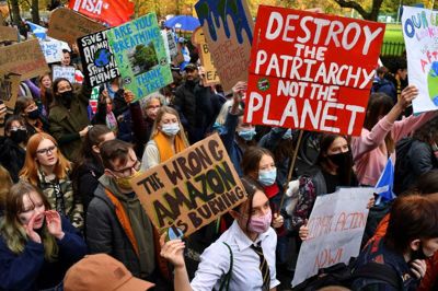 I 2021 var Glasgow i Skotland vært for klimatopmødet COP26. Det gav et løft til interessen for grøn omstilling på tværs af landet. Via lokalsamfund - i byer og landsbyer - arbejdes der med grøn omstilling lokalt med inddragelse af civilsamfund og partnerskaber. Det er en af grundene til, at Ikast-Brandes byråd har besluttet at lade sin studietur gå til Skotland i 2023. Foto: Ritzau Scanpix