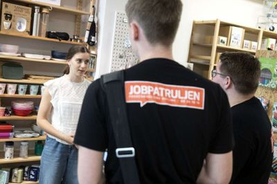 Jobpatruljen har igen været på besøg hos de lokale unge mennesker. Foto: Tom Laursen