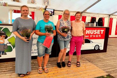 De fire kagebagere ved torsdagens kagebagningskonkurrence: Fra venstre Maria Kristensen, Helle Staugaard Mikkelsen, Dorte Andersen og Rita Jensen. Foto: Laila Kempeol