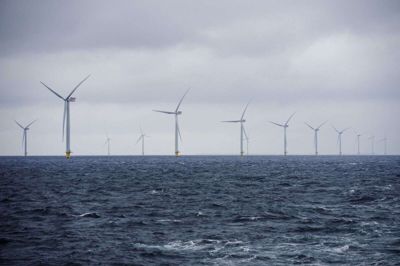På tre årtier er der blevet bygget over 600 havvindmøller med en kapacitet på 2,3 gigawatt, skriver DR. I 2030 skal den kapacitet op på 12,9 gigawatt ifølge den politiske målsætning. (Arkivfoto).