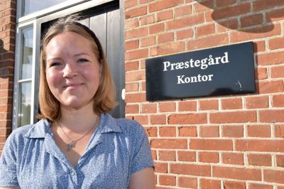 Sophia Katrine Fischer-Poulsen blev sidste år ansat i stillingen som 50 procent sognepræst i Isenvad Pastorat, 40 procent sognepræst i Bording-Christianshede Pastorat og 10 procent sognepræst i Engesvang. Foto: Privatfoto