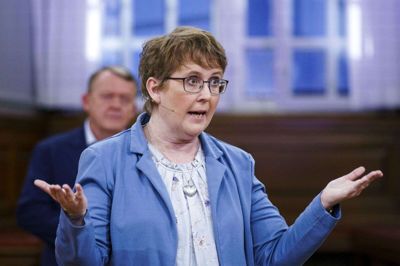 Marianne Karlsmose stillede ved folketingsvalget i 2022 op for Kristendemokraterne. Siden har hun opgivet troen på det partis chancer for at kommer i Folketinget, derfor har hun meldt sig på banen hos Det Konservative Folkeparti, hvor hun går efter at blive valgt.