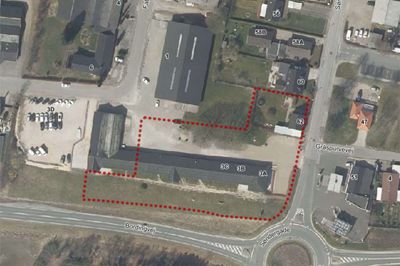 Det er i det stiplede felt, at den nye Rema 1000 efter planen skal placeres. Skitse: Ikast-Brande Kommune