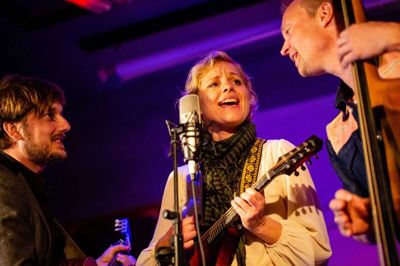Molde vil efter sigende få stemningen fra en Tønder-festival til at brede sig. Det kan opleves i Bakkehuset. Foto: PR Foto